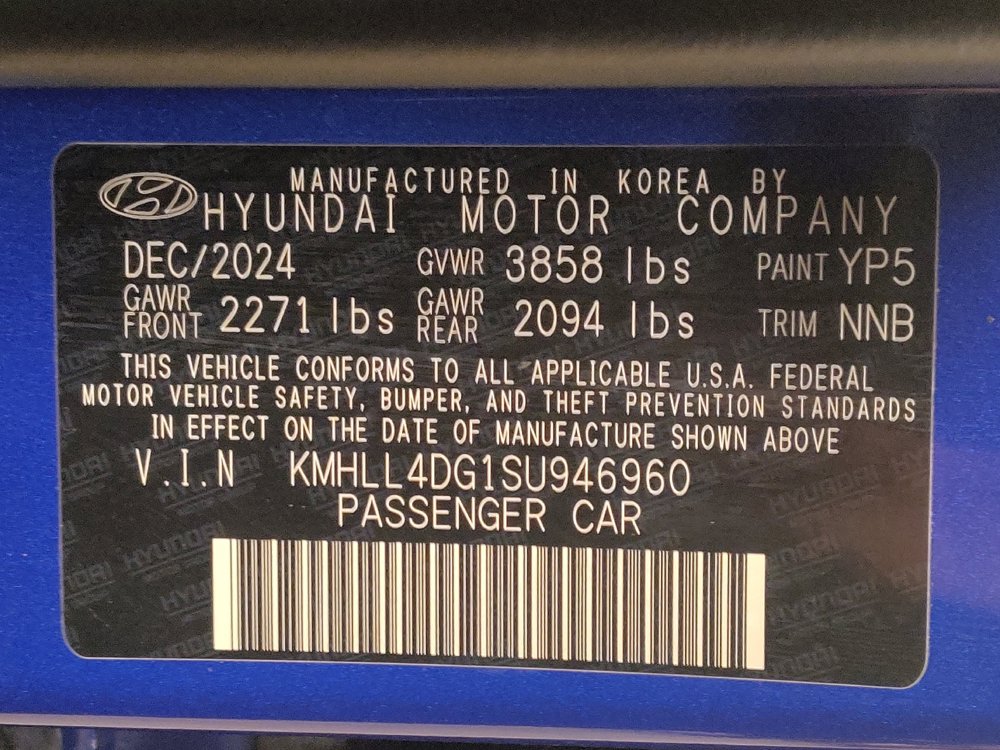 Used 2025 Hyundai Elantra SE FWD image 33