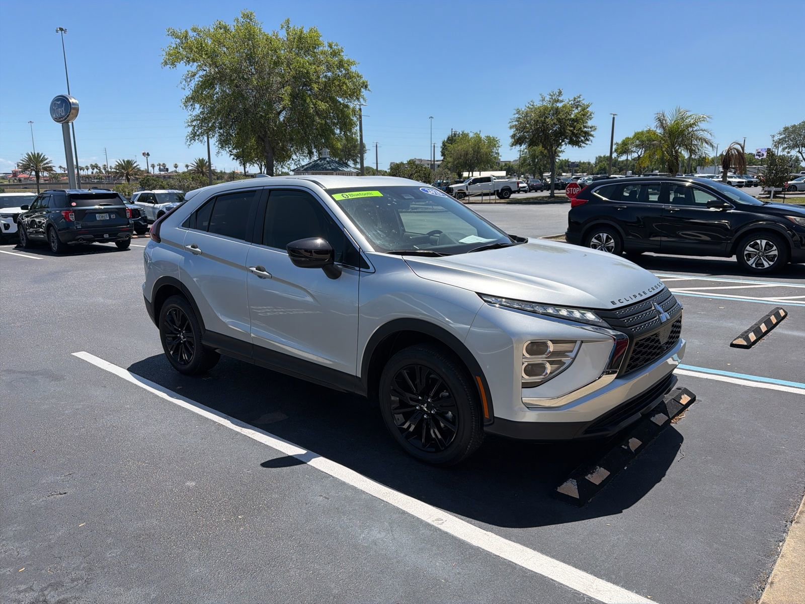 Used 2025 Mitsubishi Eclipse Cross LE image 1