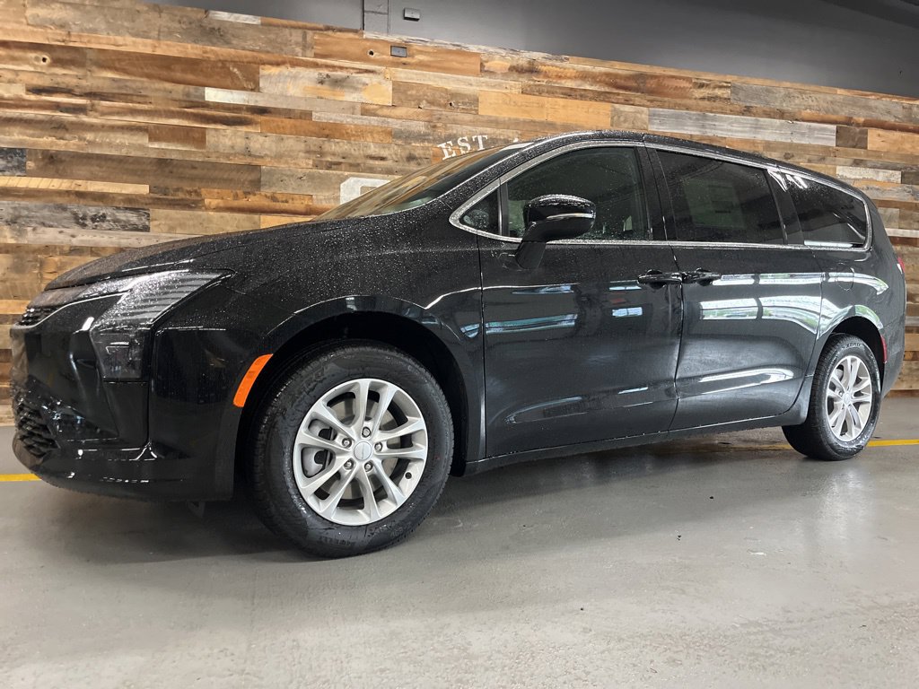 New 2027 Chrysler Pacifica Select AWD/4WD image 15