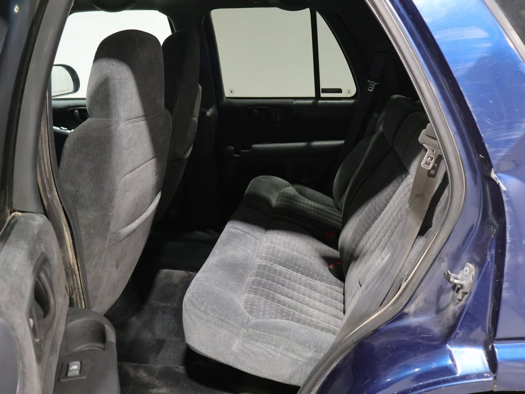 Used 2000 Chevrolet Blazer LS w/ LS Preferred Equipment Group AWD/4WD image 17