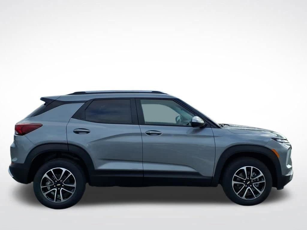 New 2026 Chevrolet TrailBlazer LT w/ Convenience Package AWD/4WD image 2