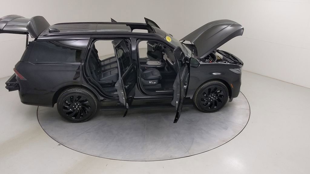 Used 2025 Lincoln Navigator Reserve w/ Jet Appearance Package image 54