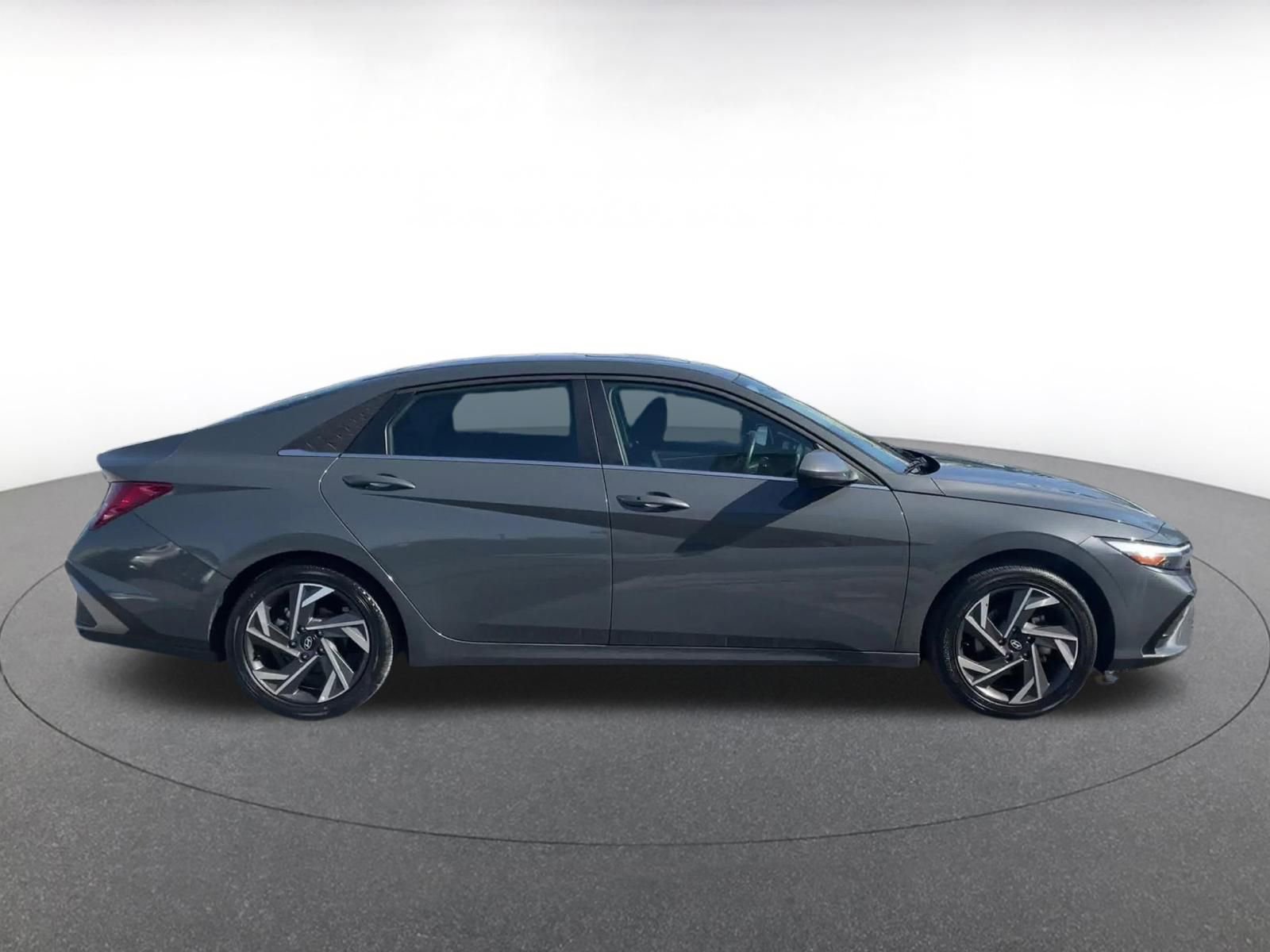 Used 2025 Hyundai Elantra SEL FWD image 16