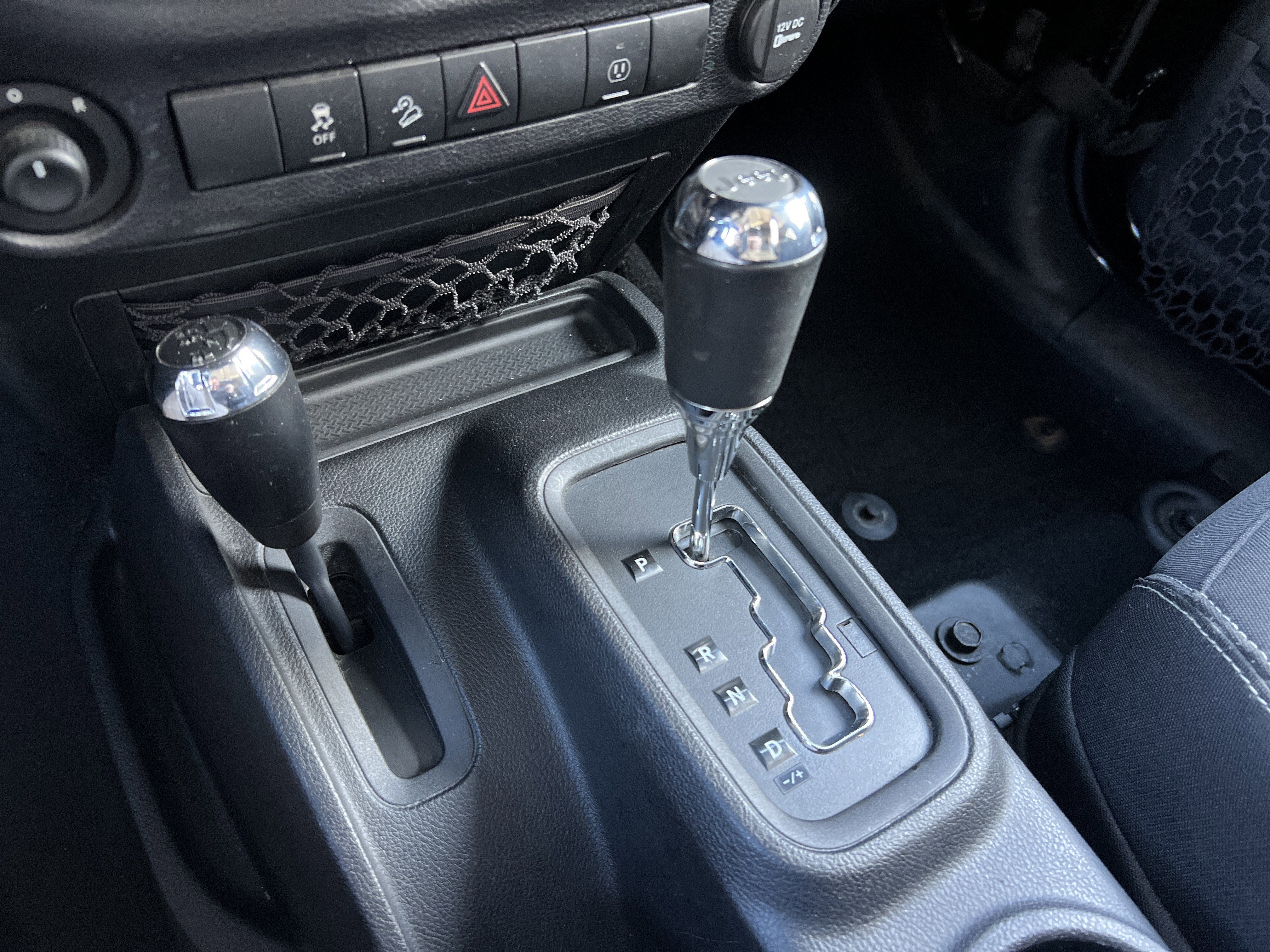 Used 2016 Jeep Wrangler Unlimited Rubicon w/ Connectivity Group image 14