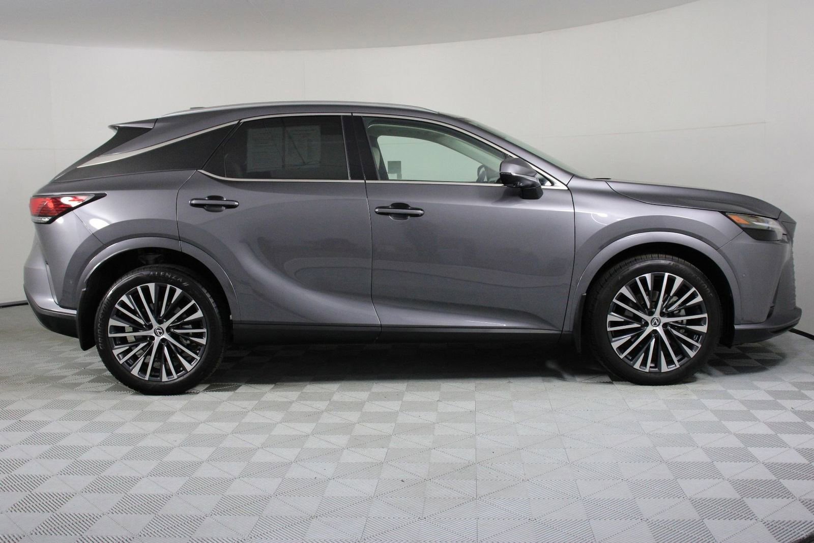 Used 2023 Lexus RX 350 Premium Plus w/ Accessory Package image 8