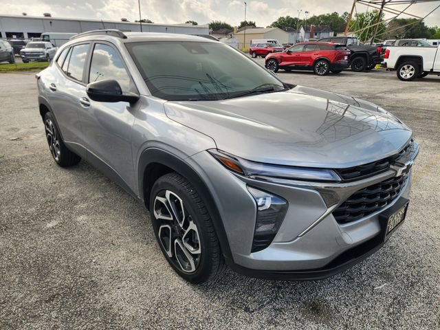Used 2025 Chevrolet Trax RS w/ Sunroof Package