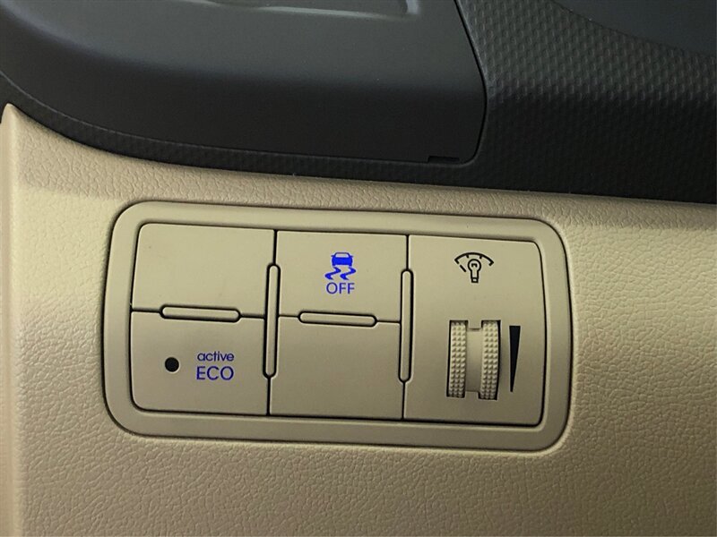 Used 2014 Hyundai Accent GLS FWD image 22
