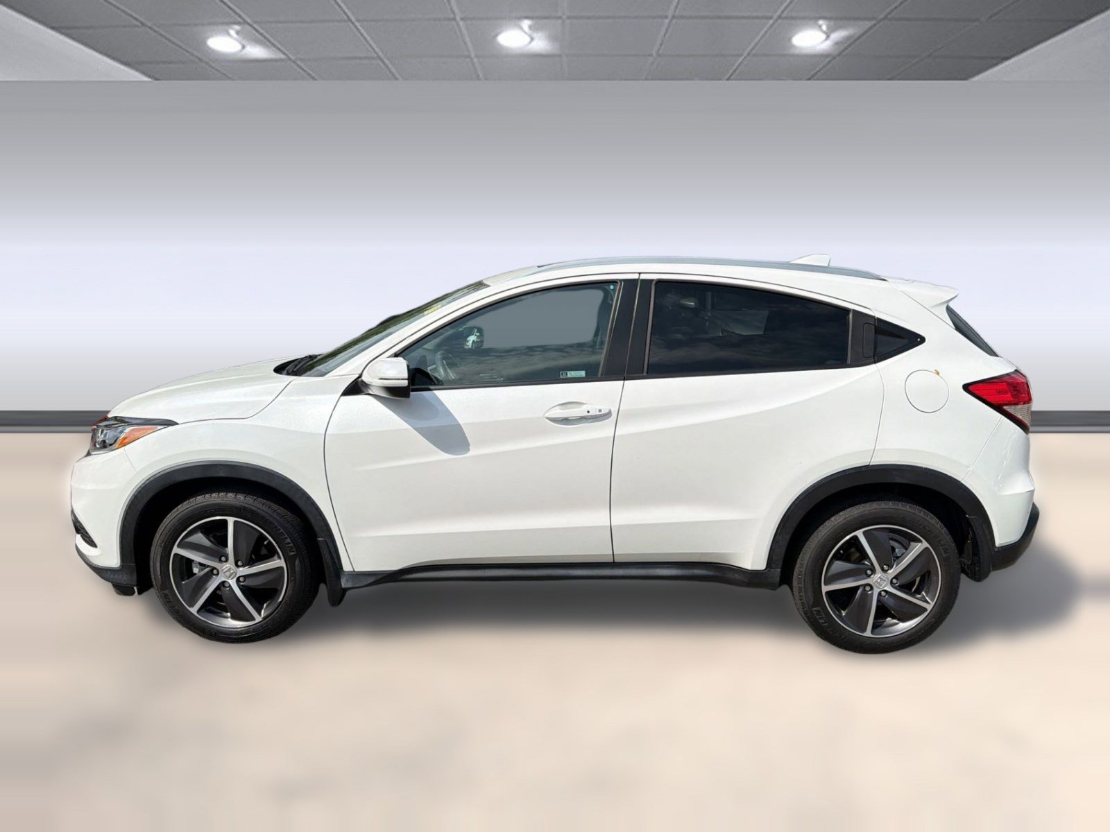 Used 2022 Honda HR-V EX image 2