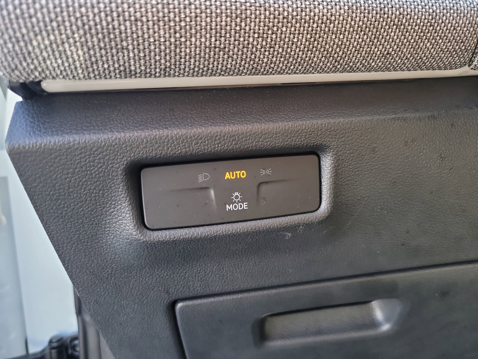 Certified 2025 Volkswagen Tiguan S image 32