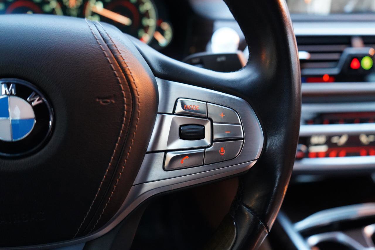 Used 2018 BMW 750i xDrive image 40
