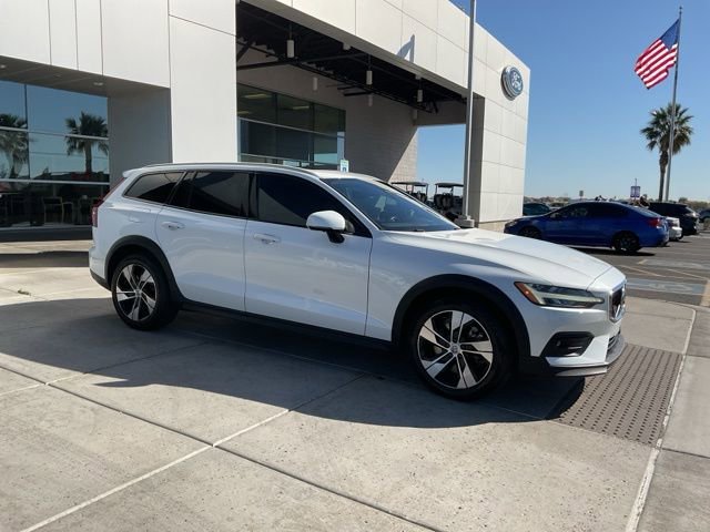 Used 2021 Volvo V60 T5 Cross Country w/ Advanced Package image 12