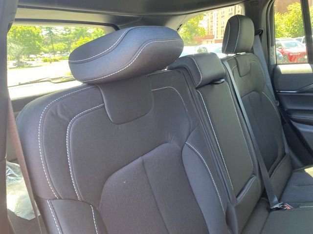 New 2025 Jeep Grand Cherokee Laredo X w/ Luxury Tech Group I AWD/4WD image 31