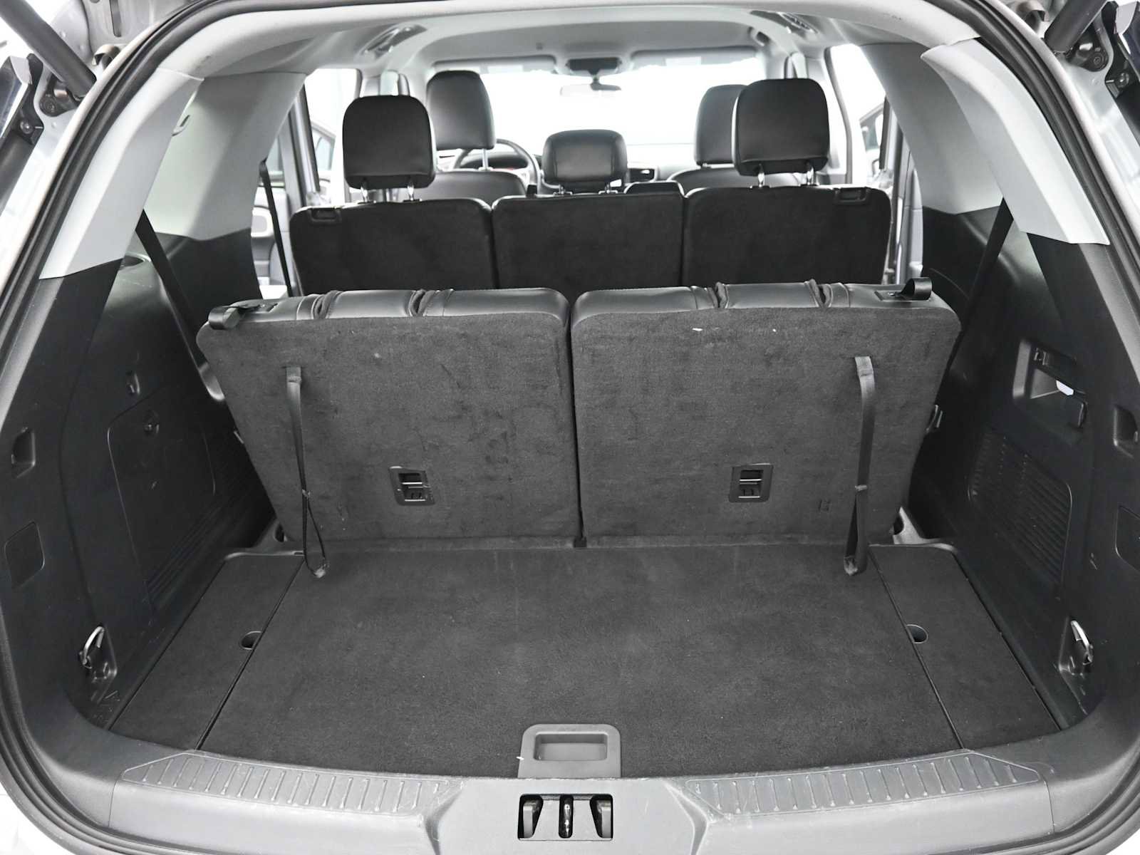 Used 2023 Ford Explorer XLT w/ Equipment Group 202A image 14