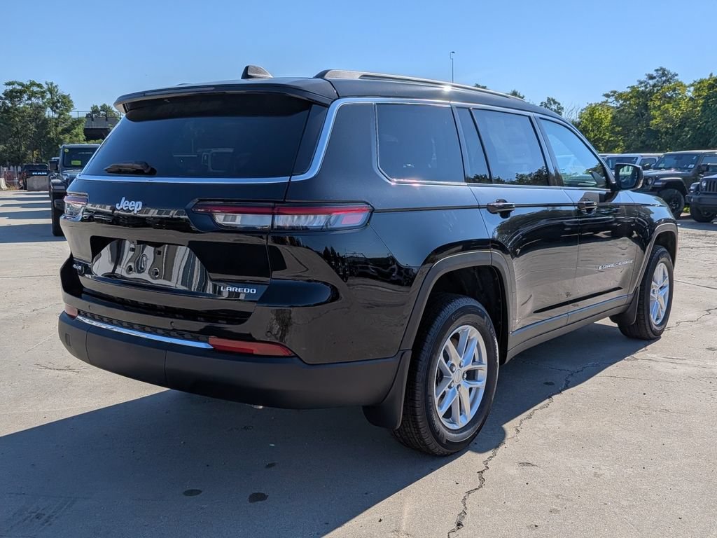 New 2026 Jeep Grand Cherokee L Laredo w/ MOPAR Finishing Package AWD/4WD image 5