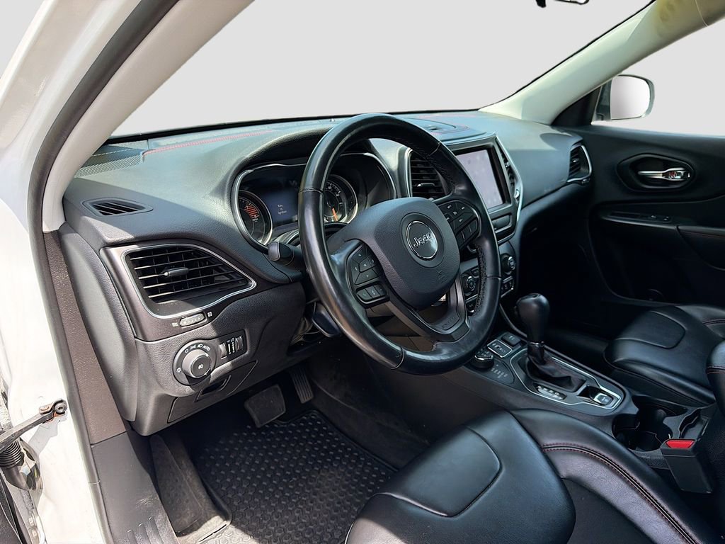 Used 2020 Jeep Cherokee Trailhawk w/ Cold Weather Group AWD/4WD image 9