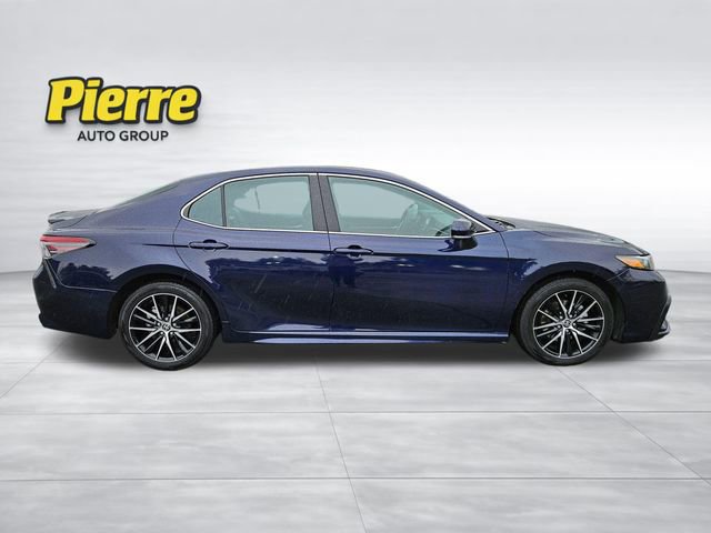 Used 2022 Toyota Camry SE image 6