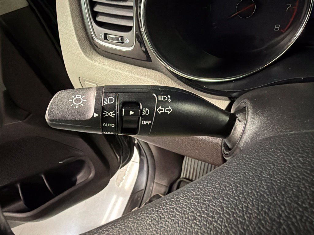 Used 2016 Kia Sedona SX Limited FWD image 16
