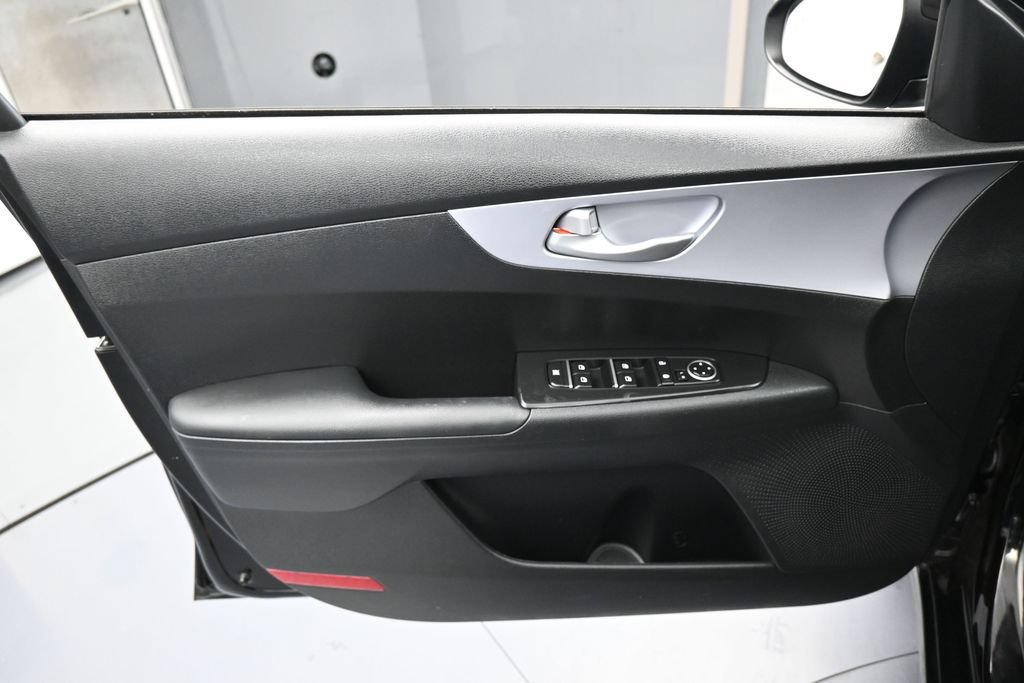 Used 2024 Kia Forte LXS w/ LXS Technology Package FWD image 13