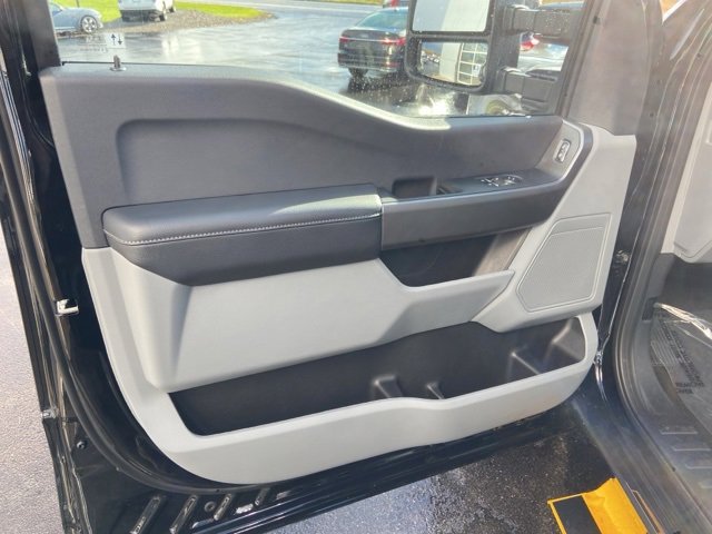 New 2026 Ford F350 4x4 Regular Cab DRW Super Duty image 11
