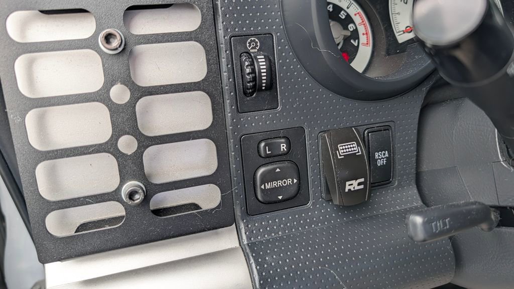 Used 2014 Toyota FJ Cruiser 4WD w/ Convenience Package image 26