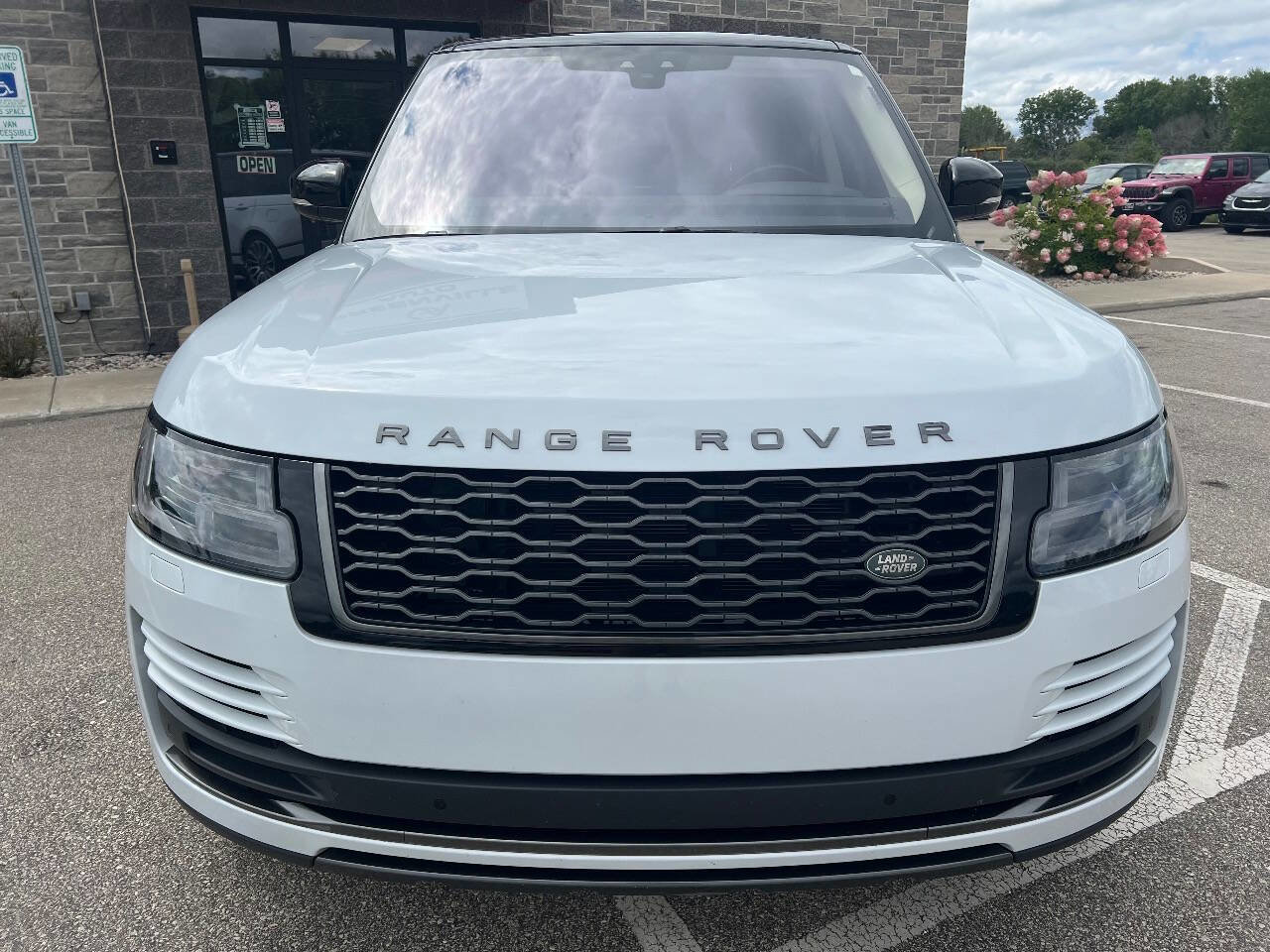 Used 2019 Land Rover Range Rover Supercharged image 2