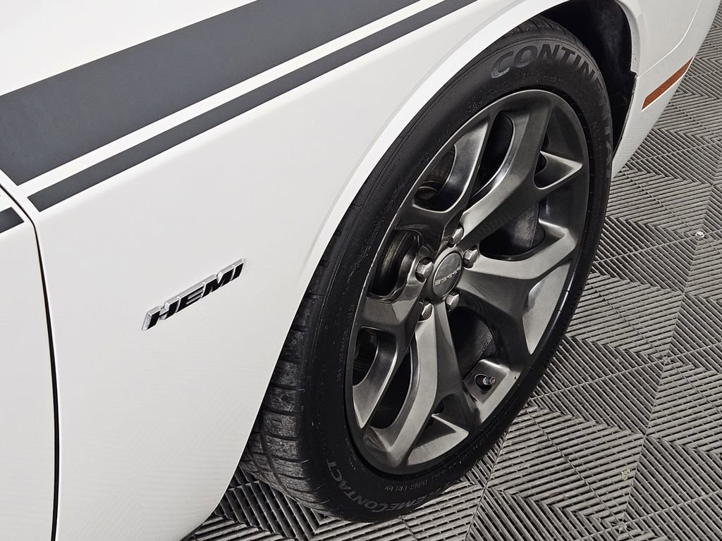 Used 2015 Dodge Challenger R/T w/ Quick Order Package 28B R/T RWD image 6