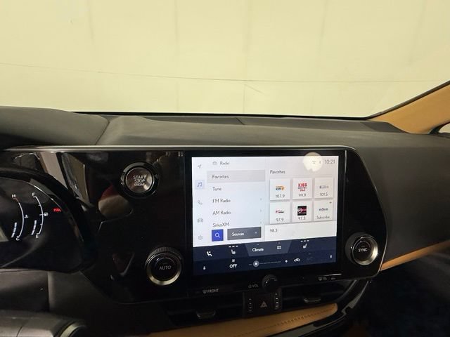 Used 2024 Lexus NX 250 FWD w/ Towing Package (2000 Lbs) image 18