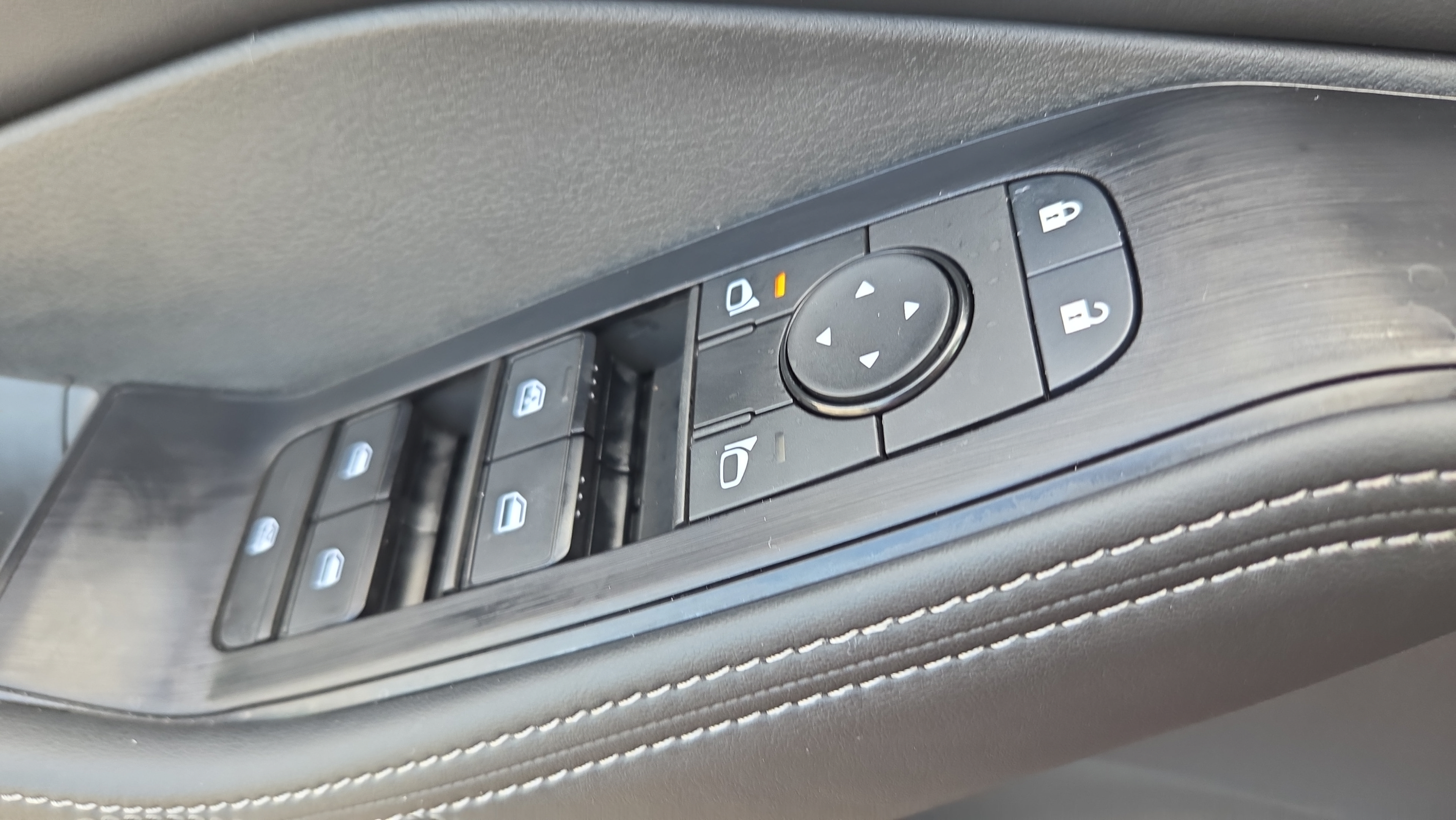 Certified 2026 Nissan Rogue SV FWD image 31