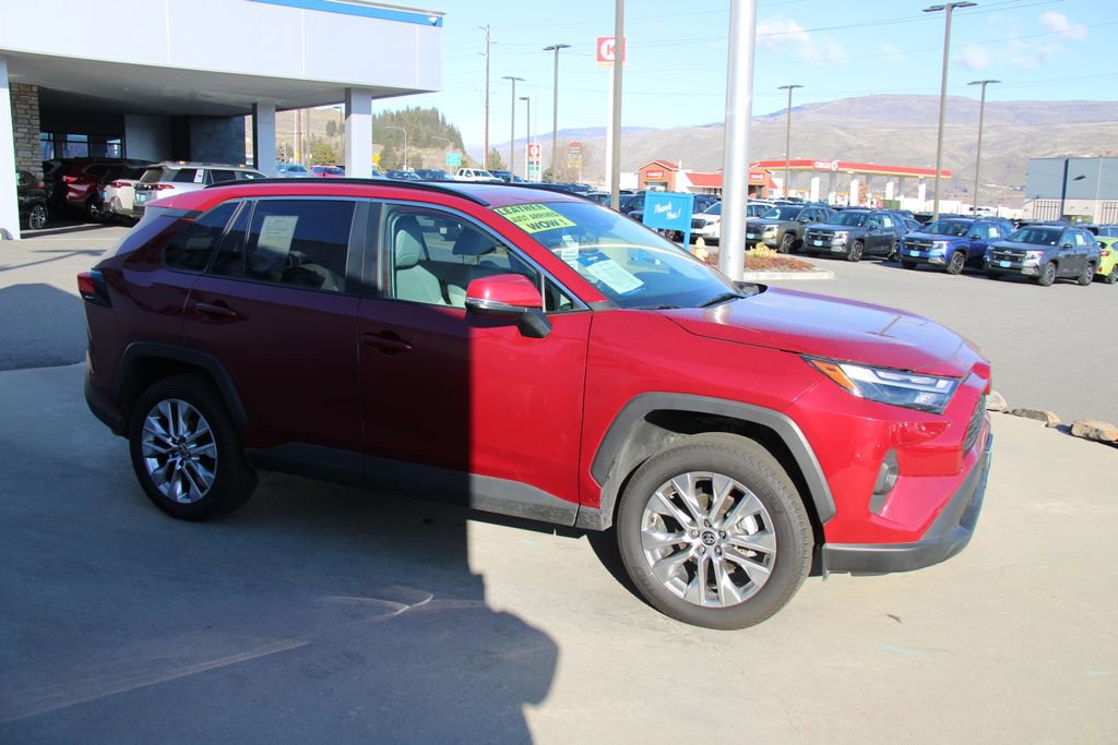 Used 2025 Toyota RAV4 XLE Premium w/ Weather Package image 8