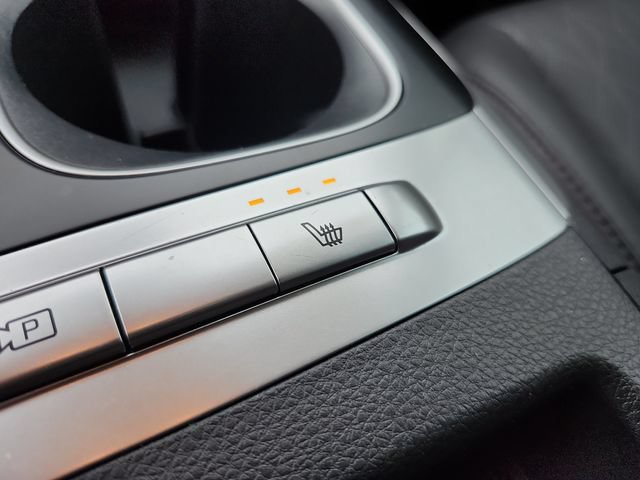 Used 2024 Kia Carnival LX FWD image 27