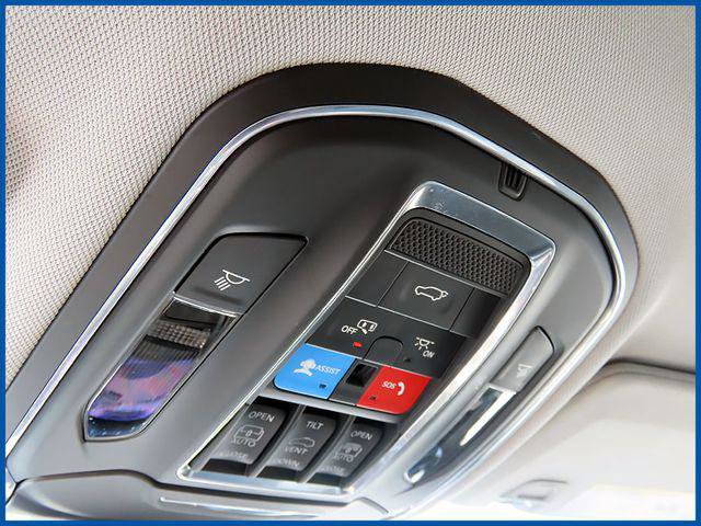 Certified 2023 Jeep Grand Cherokee Limited AWD/4WD image 19
