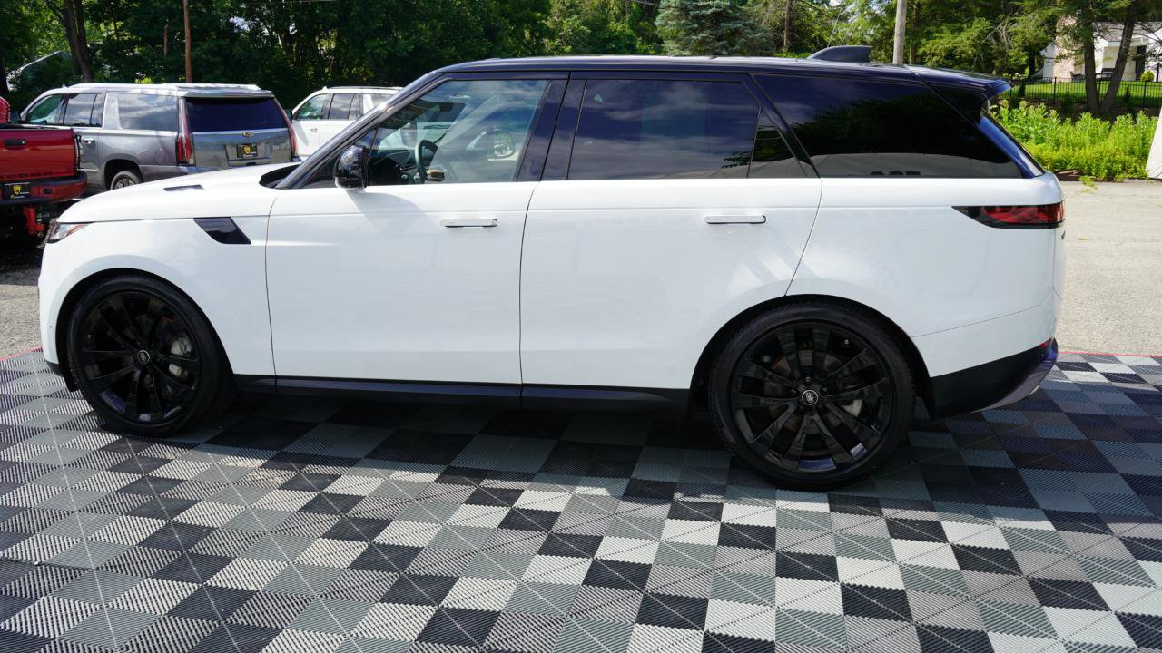 Used 2023 Land Rover Range Rover Sport SE AWD/4WD image 21