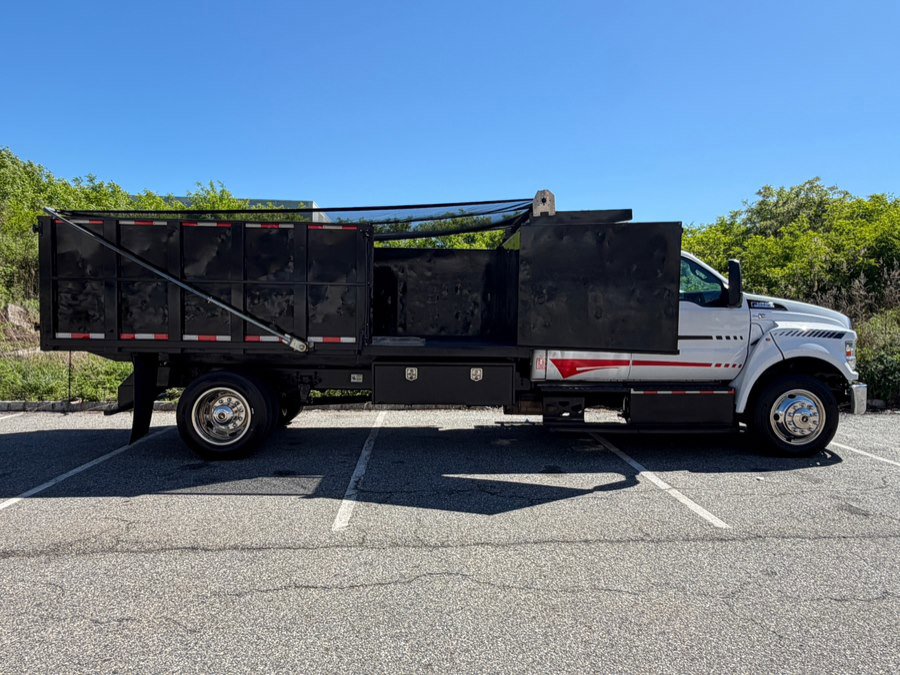 Used 2017 Ford F650 2WD Crew Cab Super Duty image 13