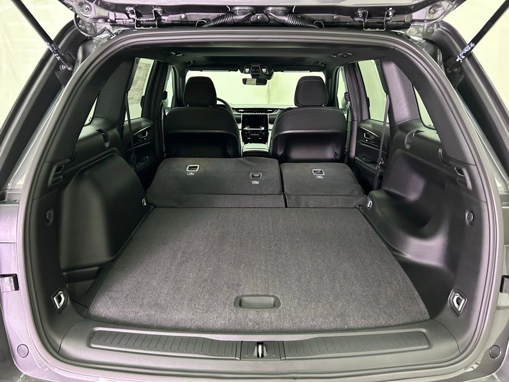 New 2025 Jeep Grand Cherokee Laredo X w/ Trailer Tow Package image 12