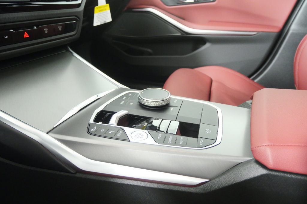 New 2026 BMW 330i Sedan w/ M Sport Package RWD image 22