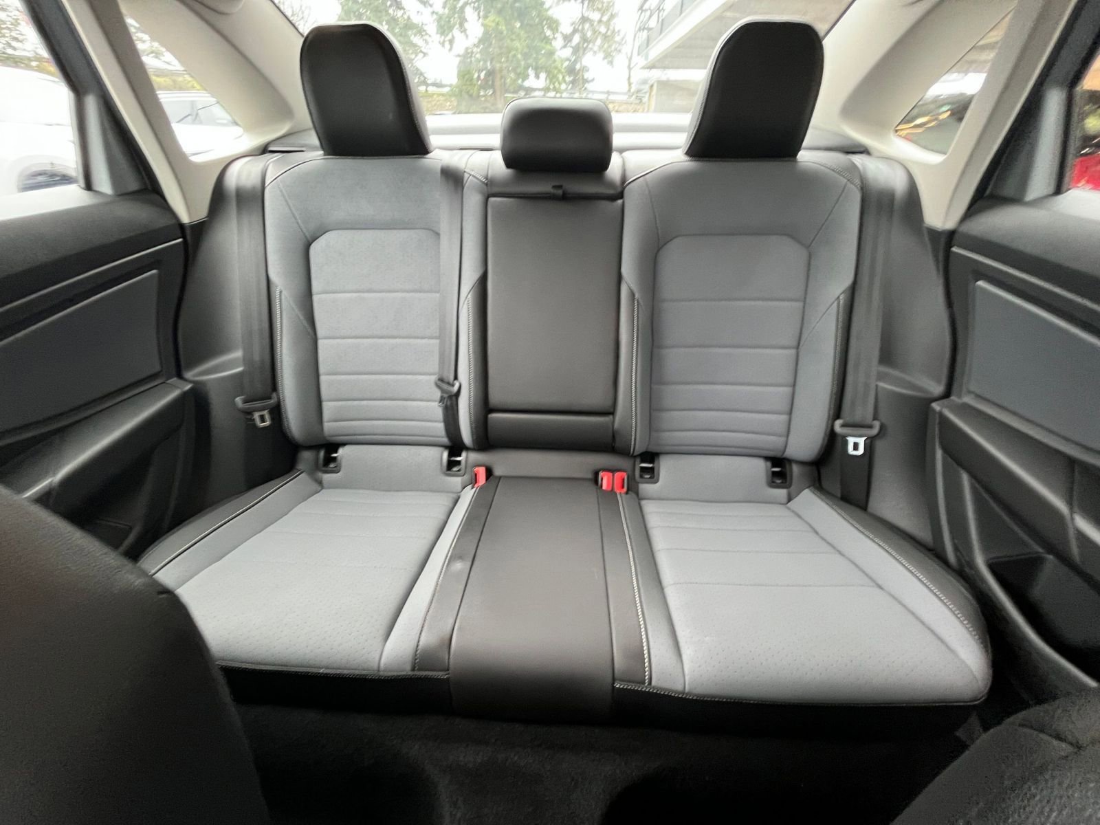 Used 2025 Volkswagen Jetta SE image 41