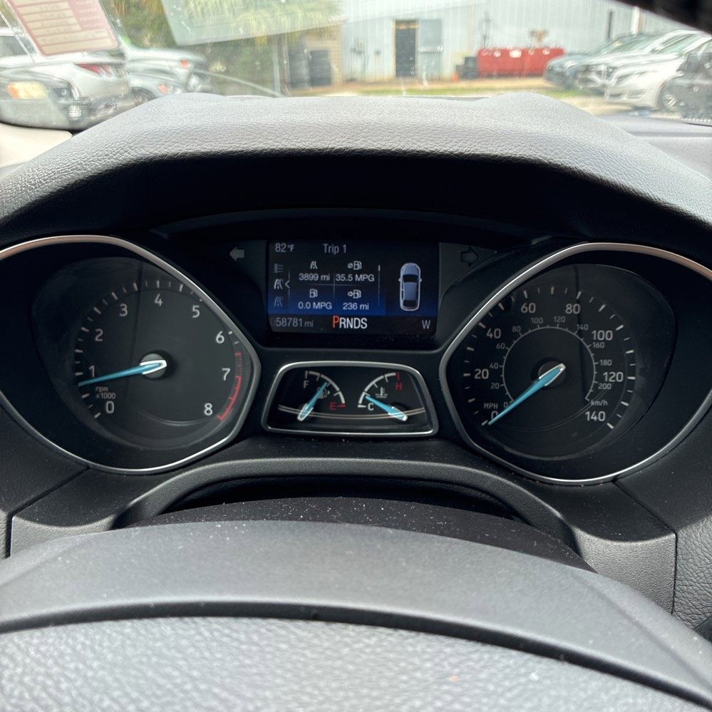 Used 2015 Ford Focus Titanium FWD image 6