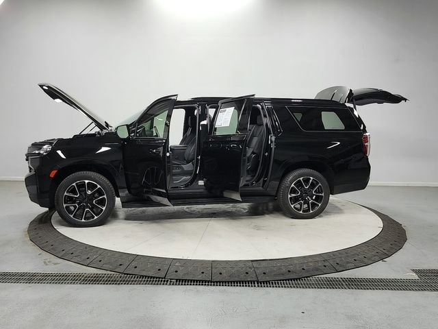 Used 2024 Chevrolet Suburban RST RWD image 12