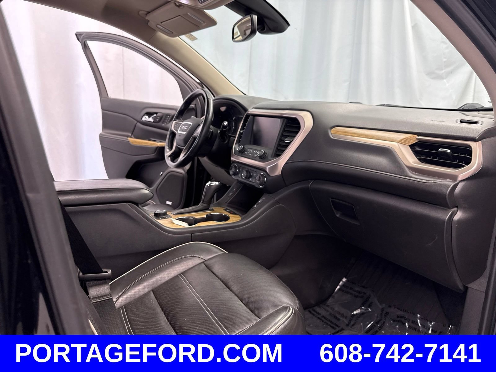Used 2018 GMC Acadia Denali w/ Technology Package AWD/4WD image 29