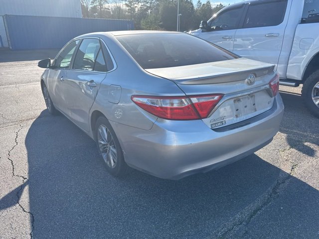 Used 2017 Toyota Camry SE image 4