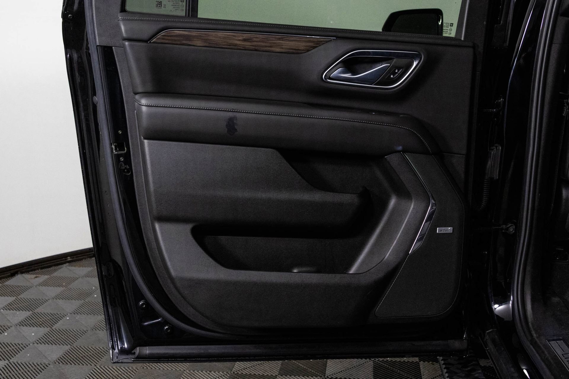 Used 2022 Chevrolet Suburban Z71 w/ Z71 Off-Road Package image 34