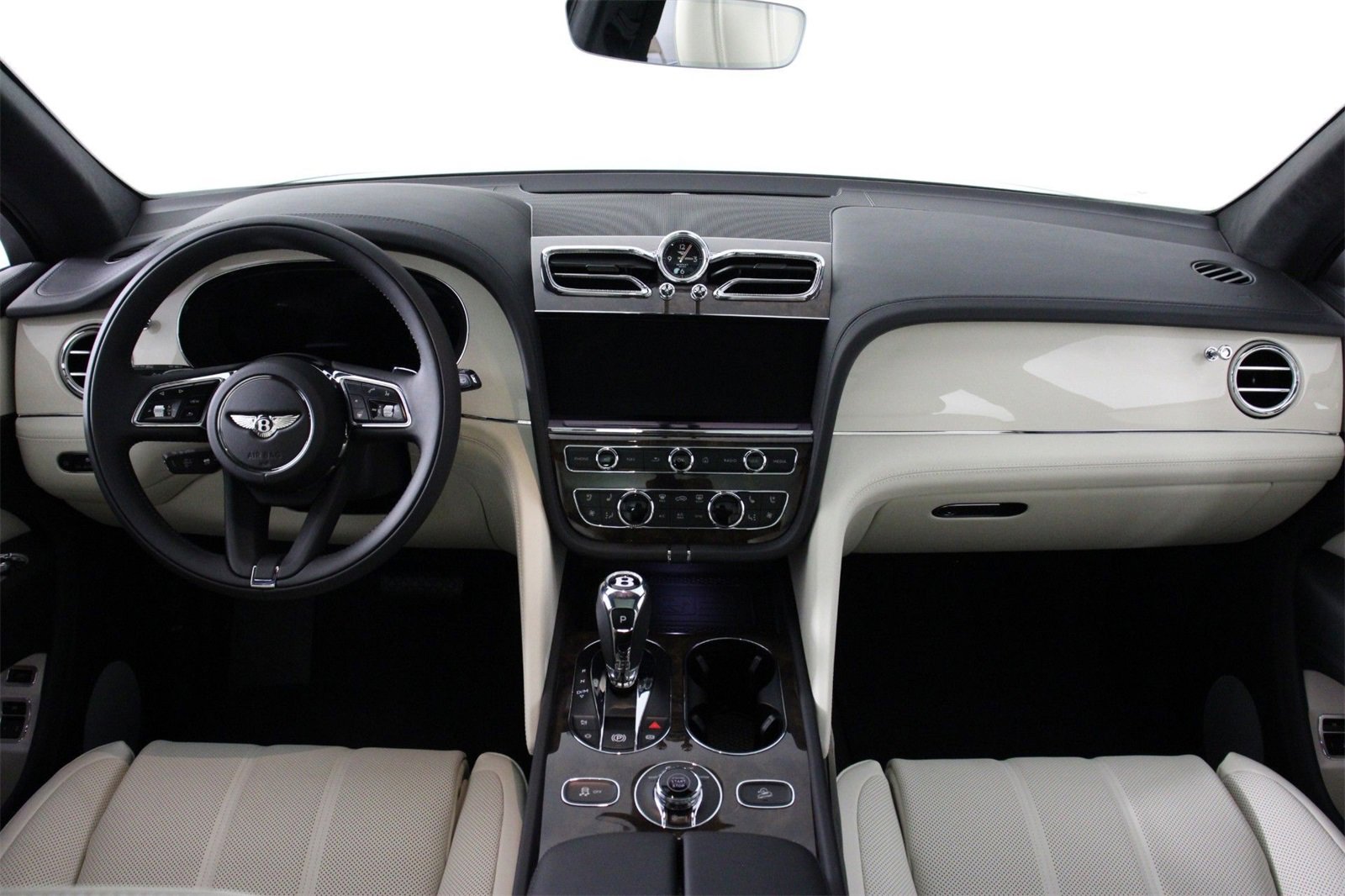 New 2025 Bentley Bentayga image 4