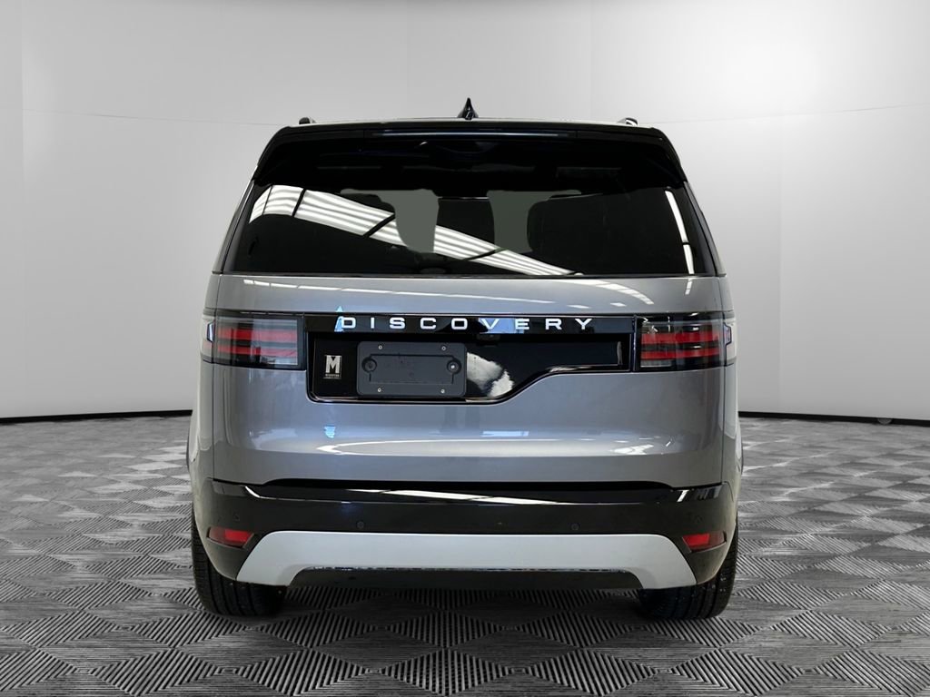 New 2026 Land Rover Discovery Limited Edition image 4