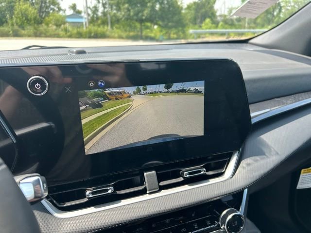 New 2026 Chevrolet Equinox LT w/ Convenience Package II image 17