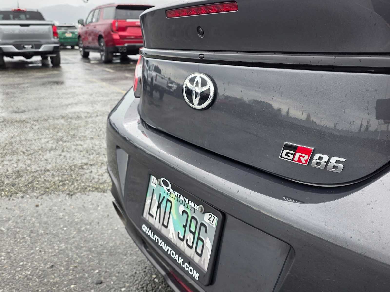 Used 2023 Toyota GR86 w/ ALL Weather Mat Package (TMS) RWD image 13