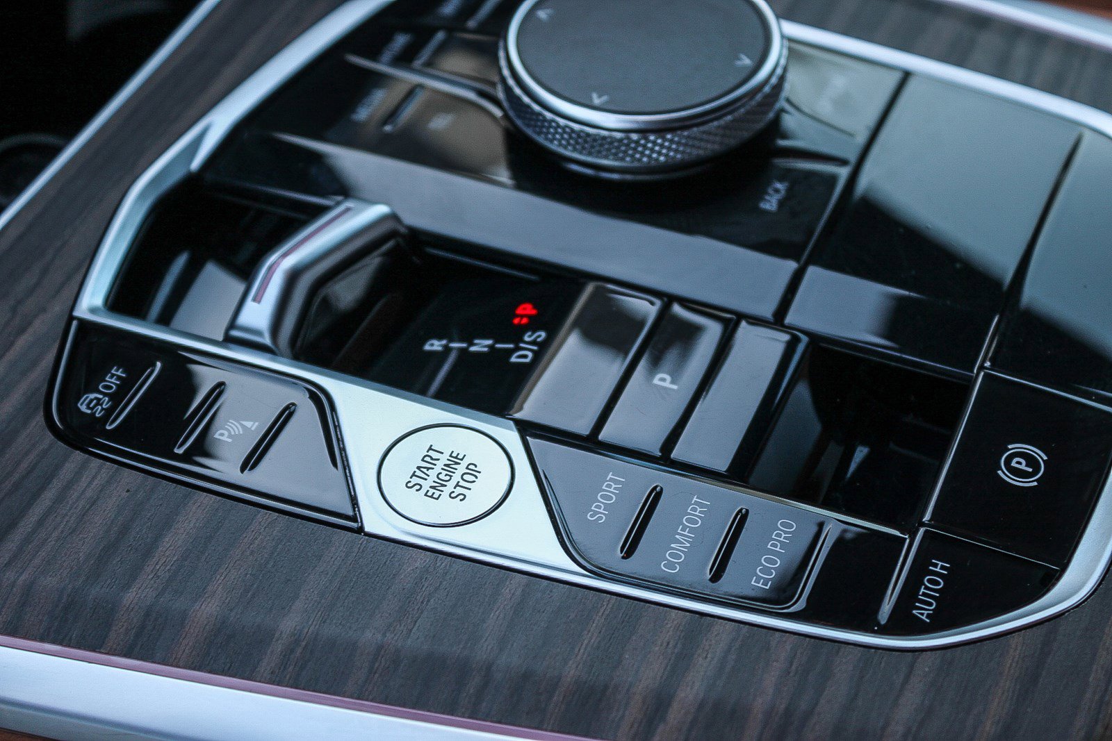 Used 2024 BMW X5 sDrive40i w/ Parking Assistance Package image 21