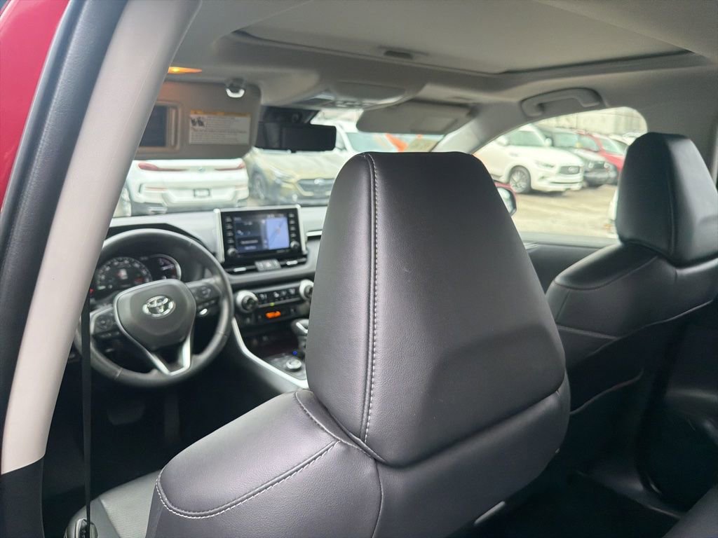 Used 2019 Toyota RAV4 Limited AWD/4WD image 16
