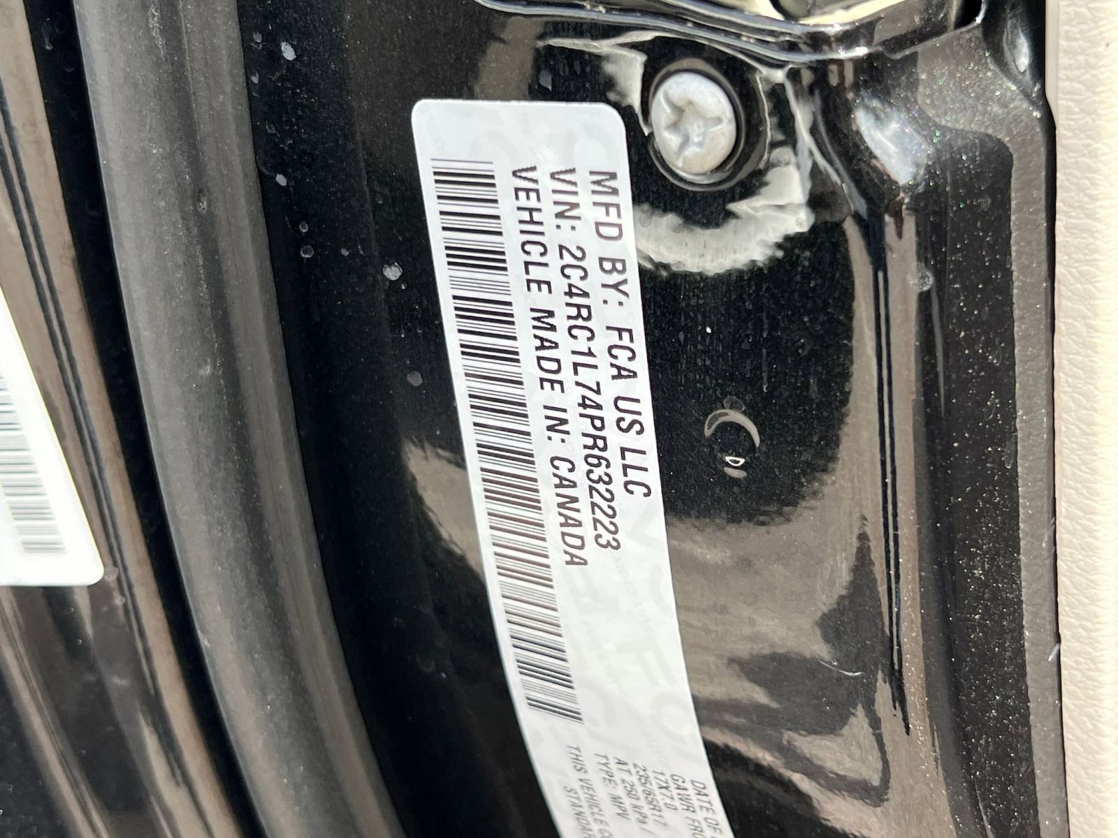 Used 2023 Chrysler Pacifica Touring-L image 36