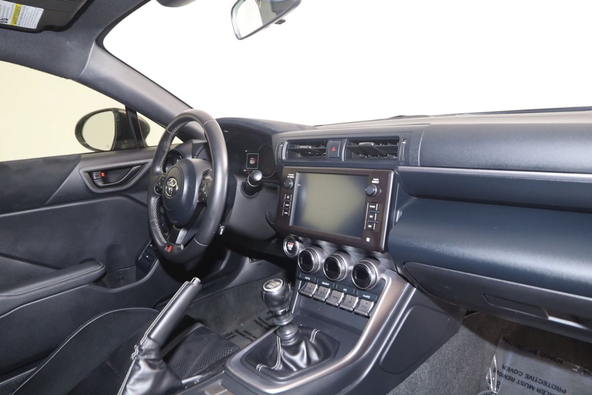 Used 2024 Toyota GR86 Premium RWD image 38