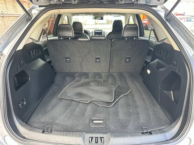 Used 2024 Ford Edge SEL image 8